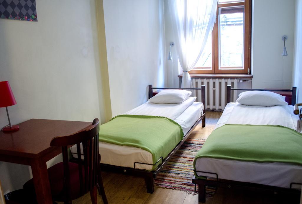 Red Nose Hostel With Self-Check In ريغا المظهر الخارجي الصورة