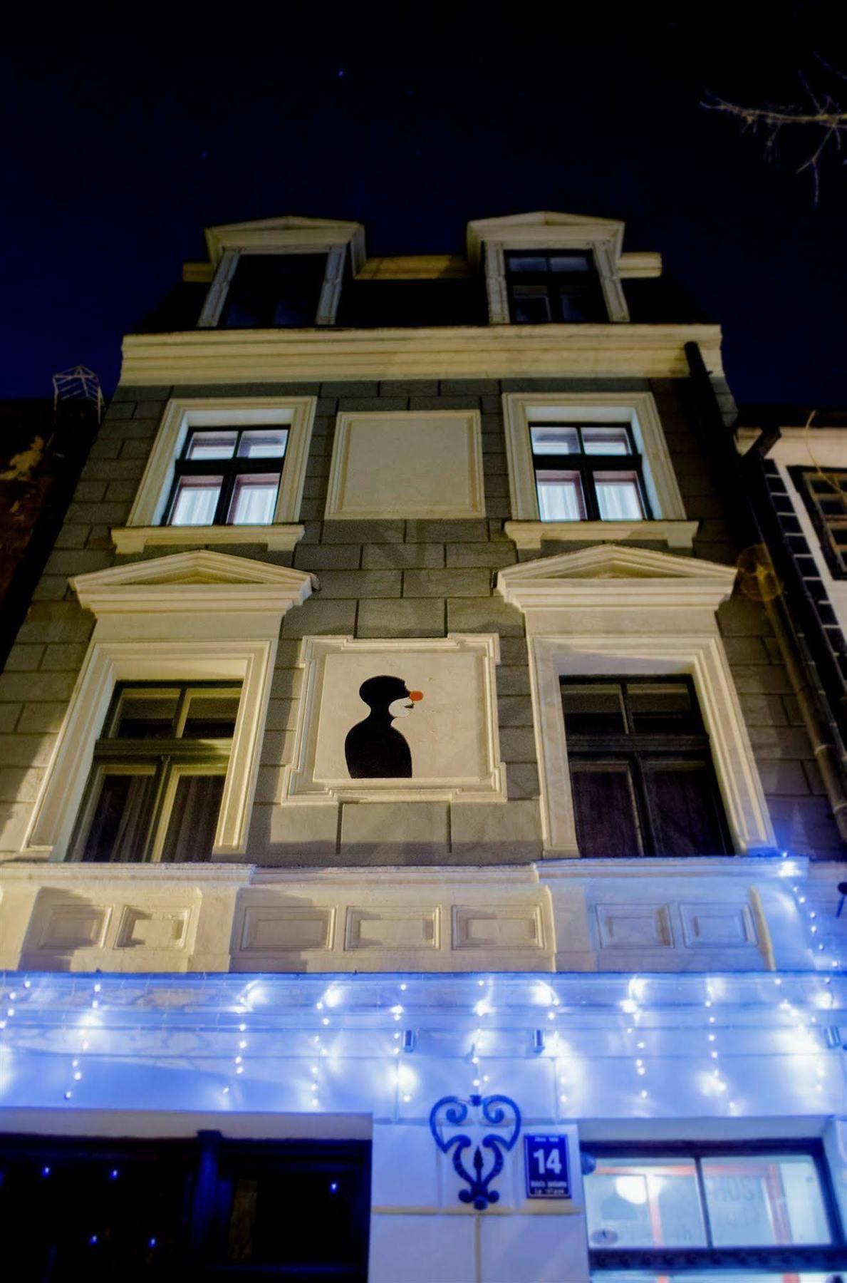 Red Nose Hostel With Self-Check In ريغا المظهر الخارجي الصورة