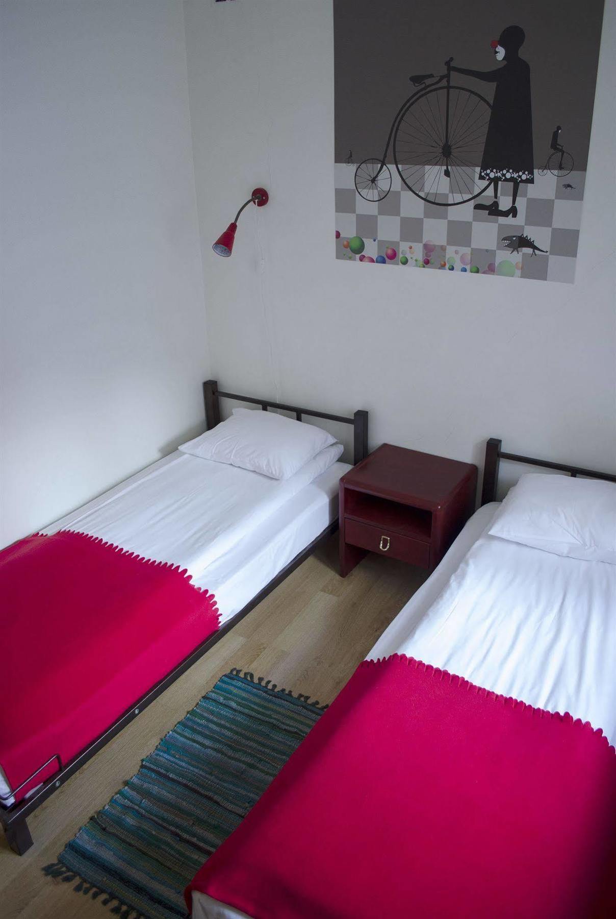 Red Nose Hostel With Self-Check In ريغا المظهر الخارجي الصورة
