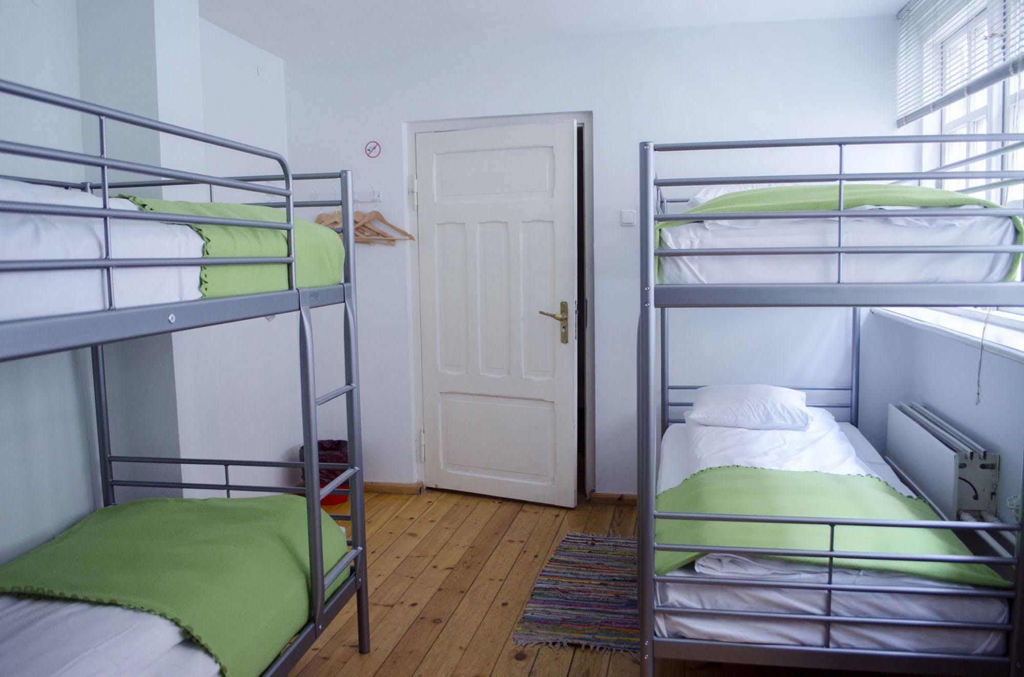 Red Nose Hostel With Self-Check In ريغا المظهر الخارجي الصورة